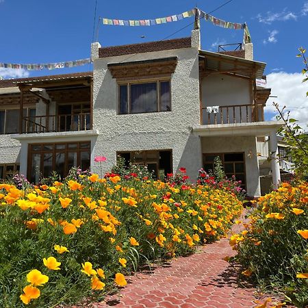 Chakzot Garden House Hotel Leh Exterior photo