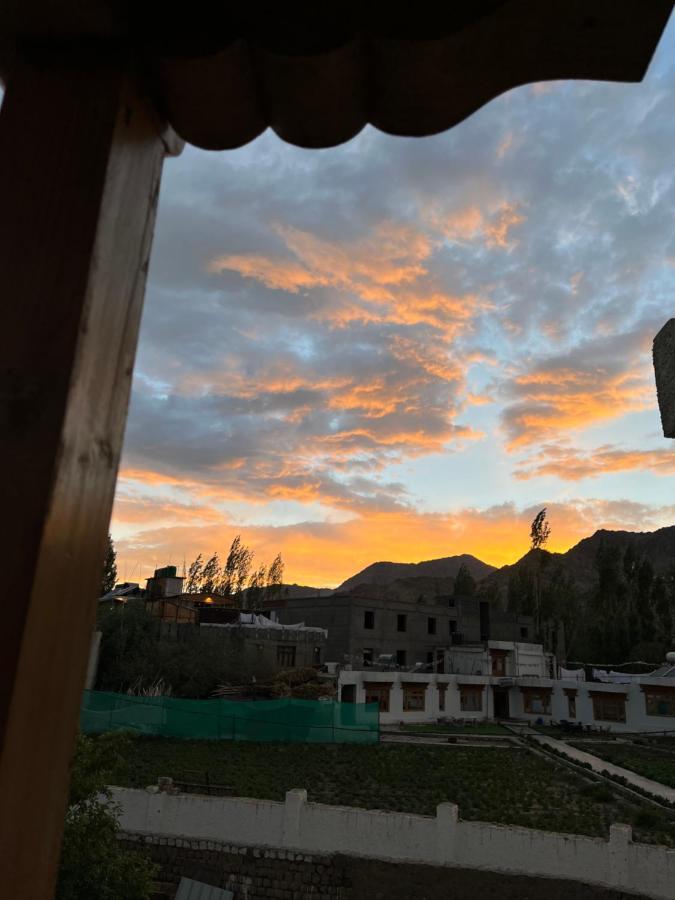 Chakzot Garden House Hotel Leh Exterior photo
