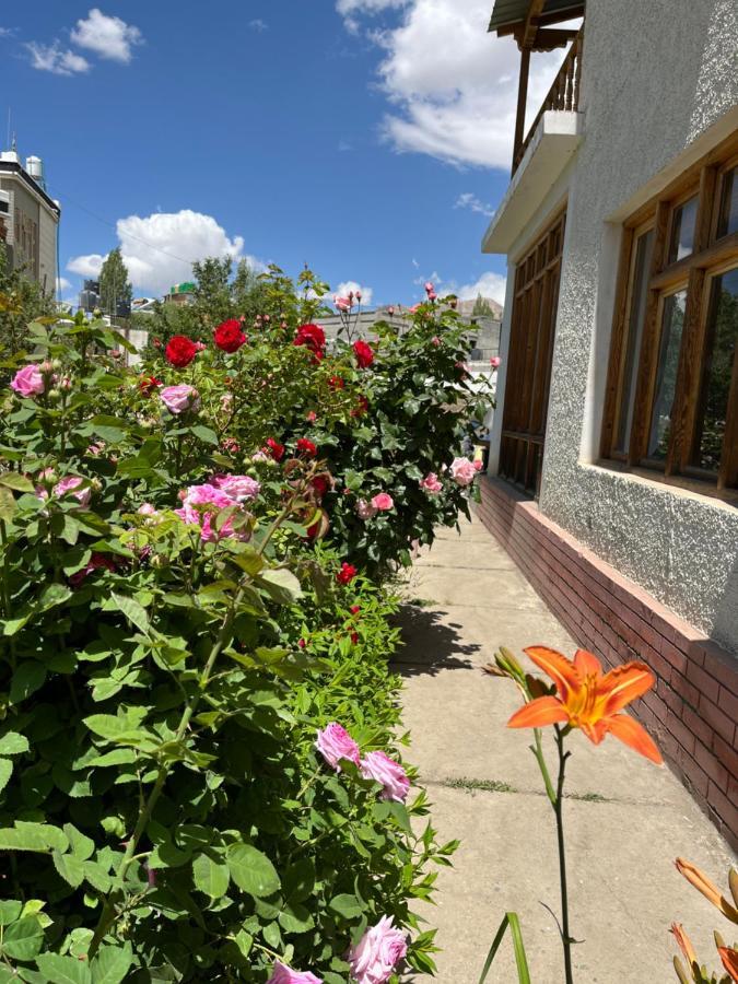 Chakzot Garden House Hotel Leh Exterior photo