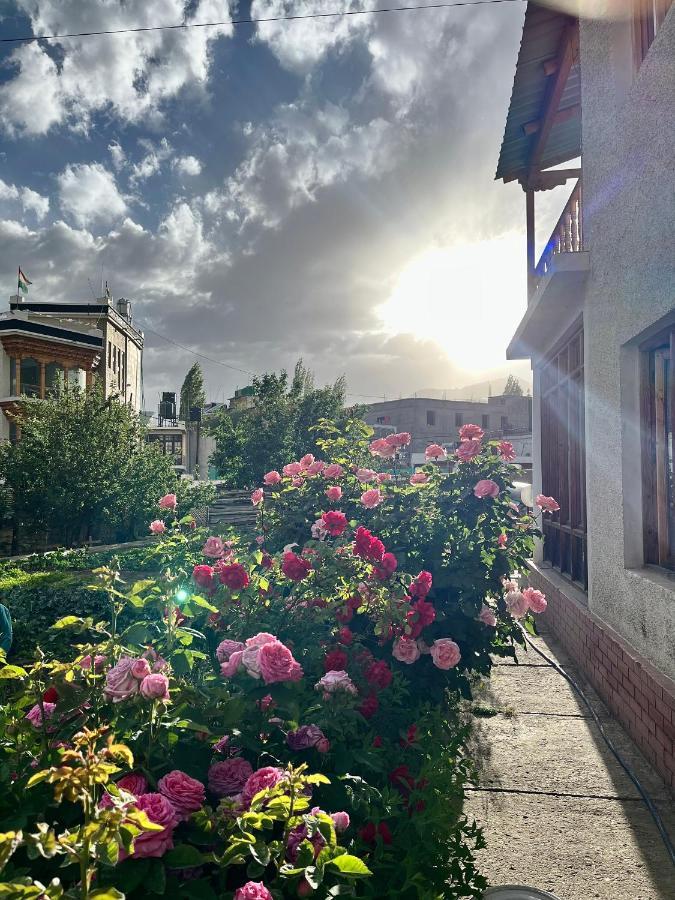 Chakzot Garden House Hotel Leh Exterior photo
