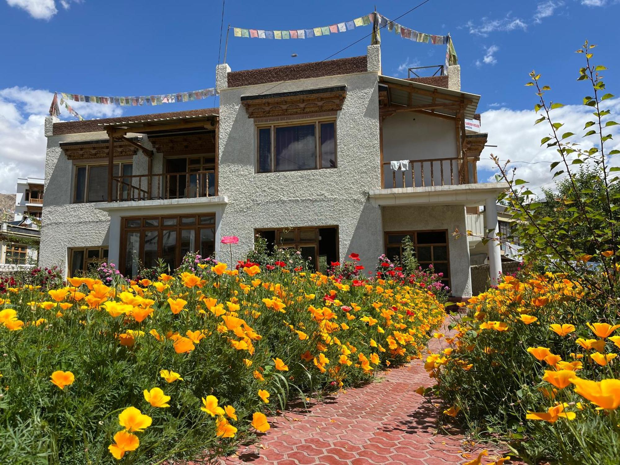 Chakzot Garden House Hotel Leh Exterior photo